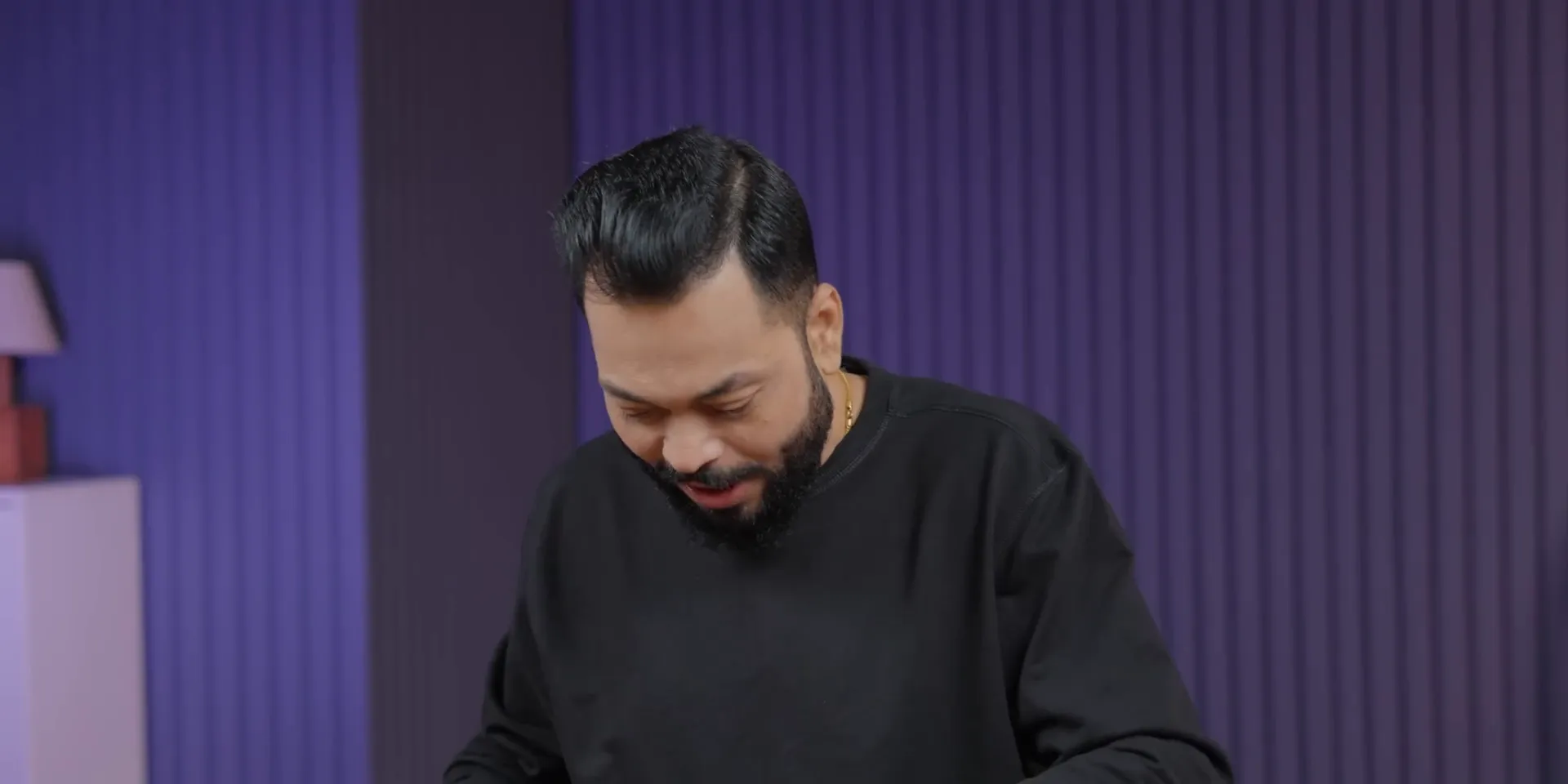 vivo X200 Pro बॉक्स का अनबॉक्सिंग