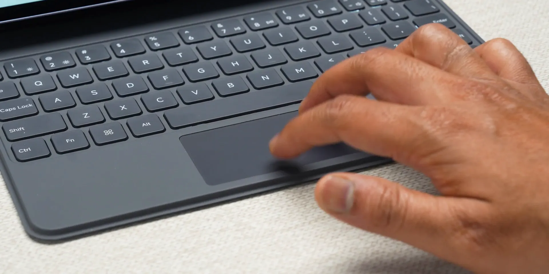 Xiaomi Pad 7 focus keyboard with trackpad