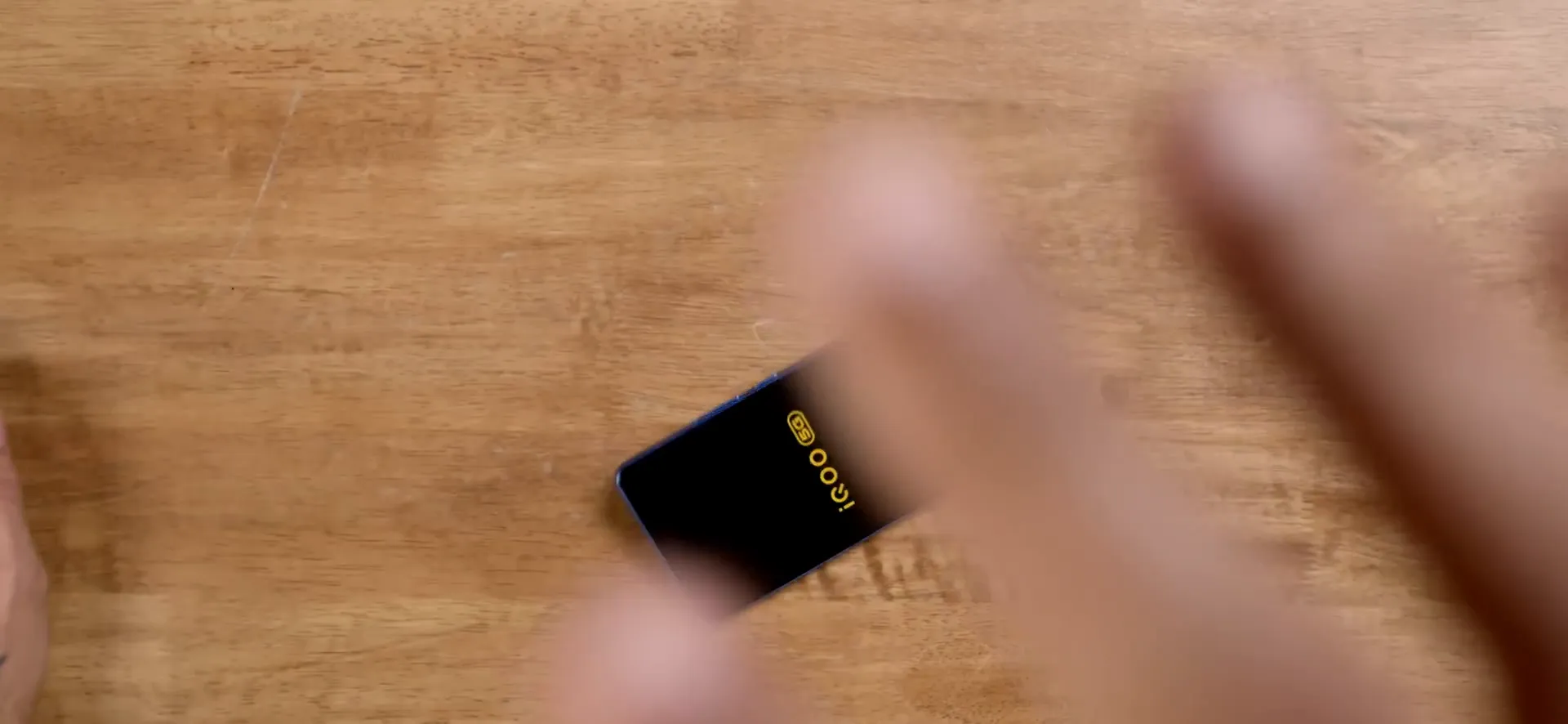 iQOO Neo 10R ports and buttons