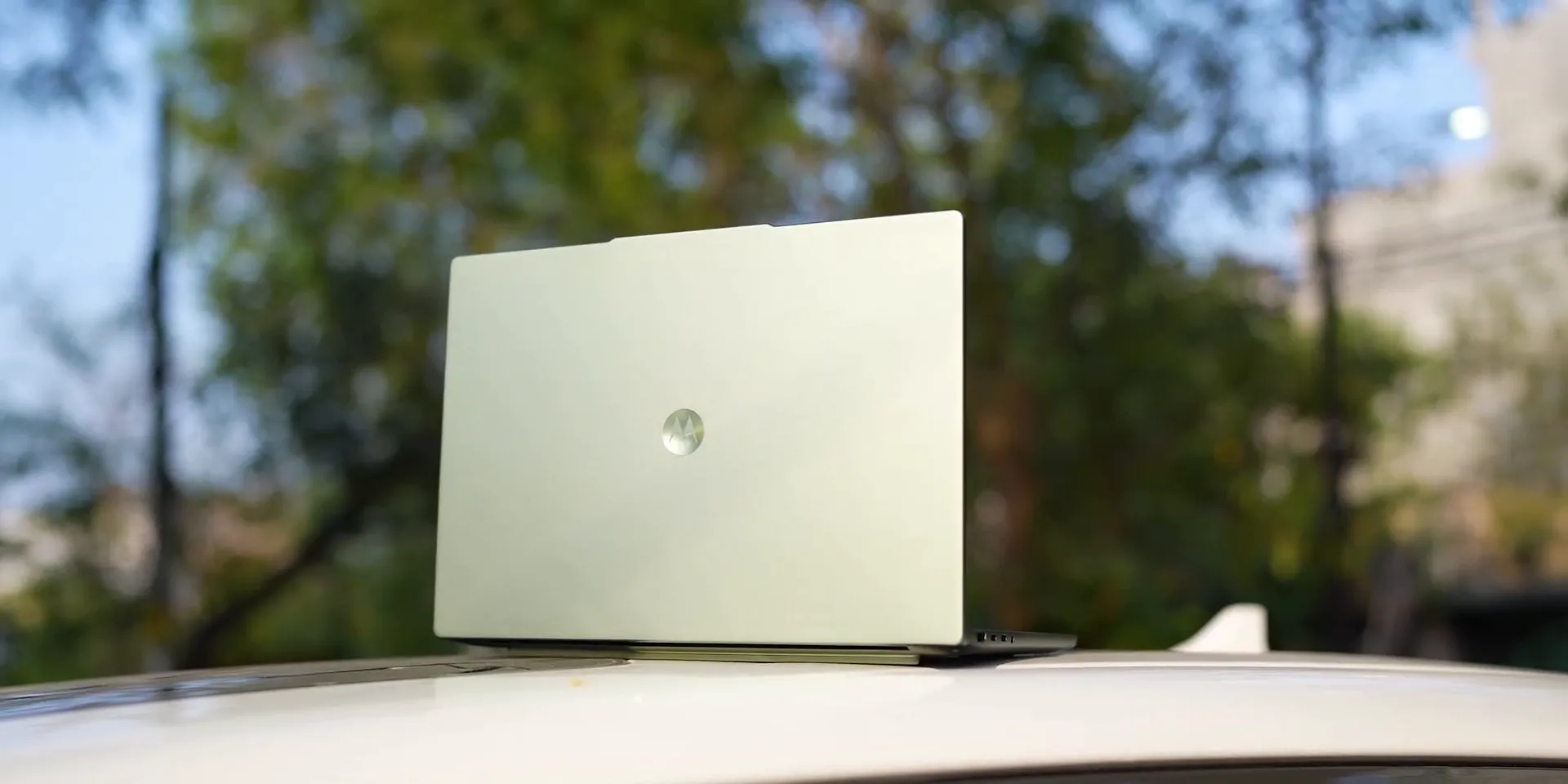 Pricing of Motorola Moto Book 60