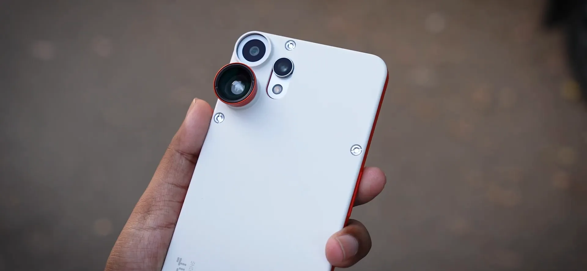 CMF Phone 2 Pro का मैगनेटिक लेंस एक्सेसरीज