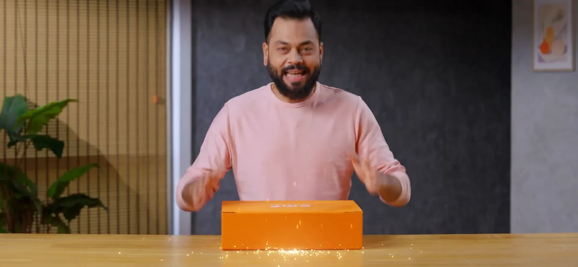 CMF Phone 2 Pro का ऑरेंज बॉक्स